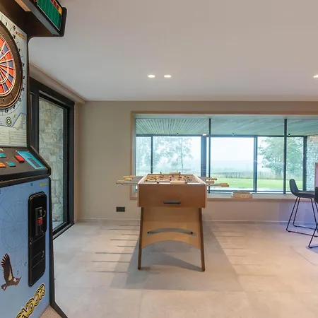 73 - Pour 18 Personnes Βίλα